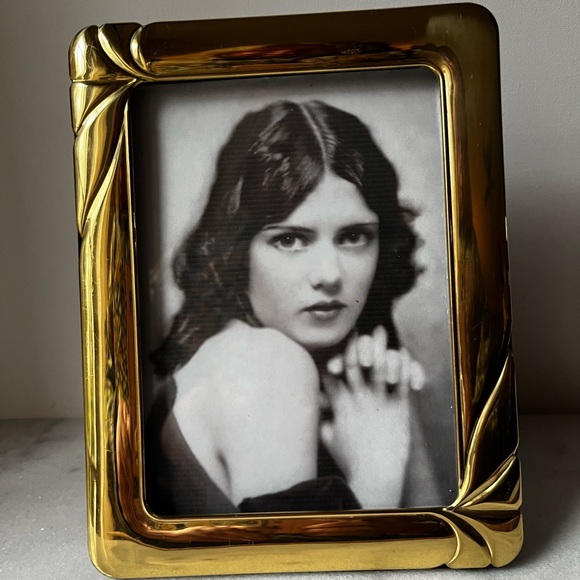 Solid Brass Photo Frame 6.5”x8.5” Vintage for 5”x7” photo.. - Picture 1 of 16